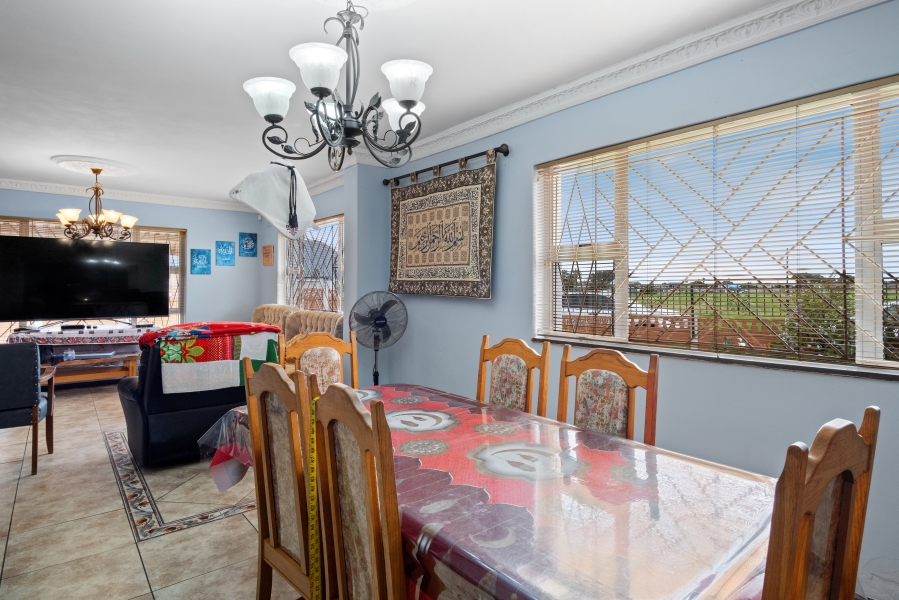 3 Bedroom Property for Sale in Pinati Western Cape